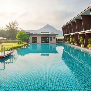 La Isla Pranburi Beach Resort